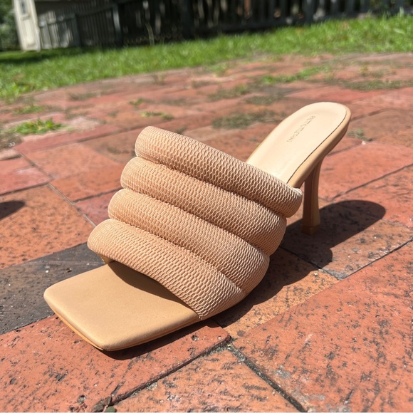 PrettyLittleThing Square-Toe Sandals - Picture 4 of 13